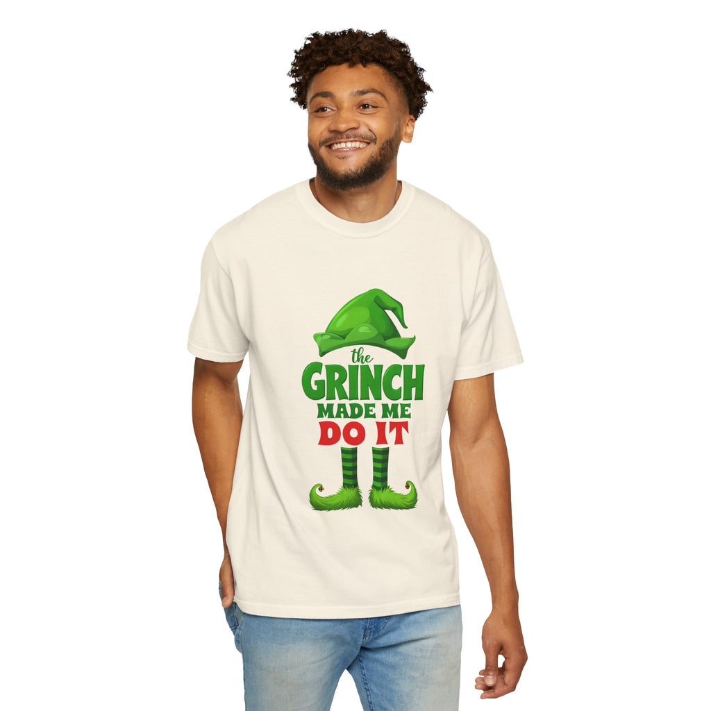 Ivory unisex T-shirt with front Grinch graphic, short-sleeve crew neck