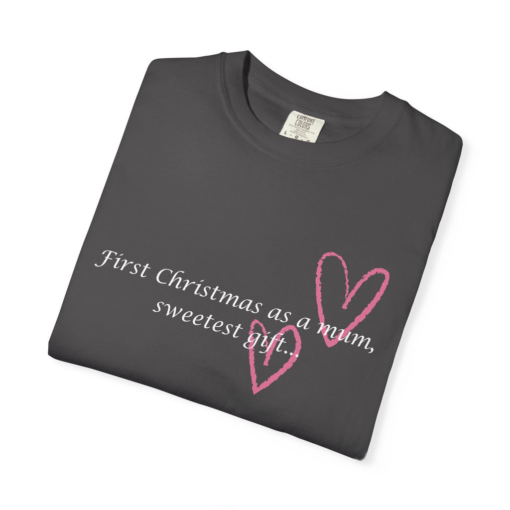 Graphite Christmas mum T-shirt with pink heart graphic and 'sweetest gift' text