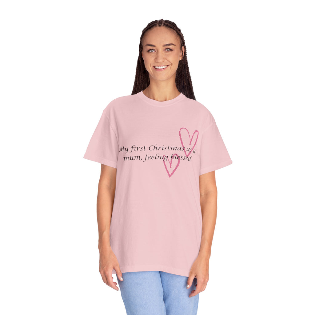 Light pink Christmas mum T-shirt worn by a woman, with heart outline and script message