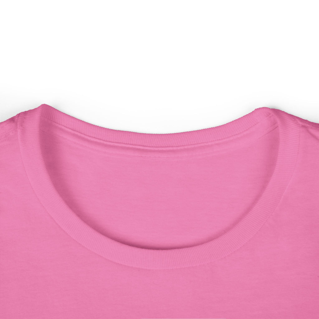 Women's graphic tee neckline, pink crew neck collar
