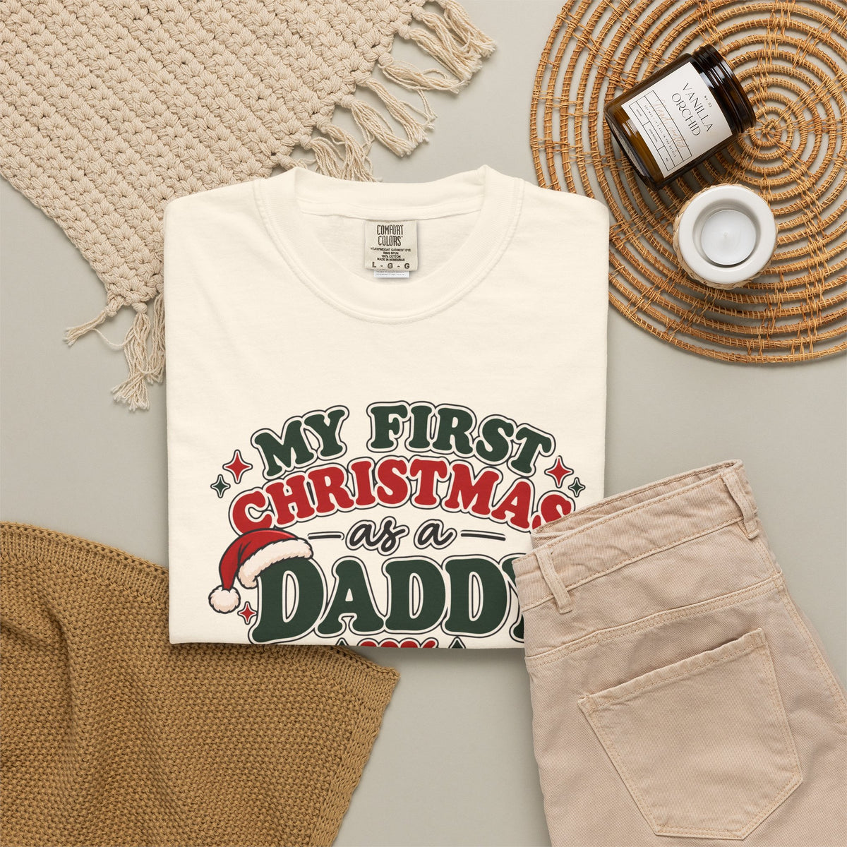 Ivory crew-neck T-shirt with holiday “Daddy 2026” graphic