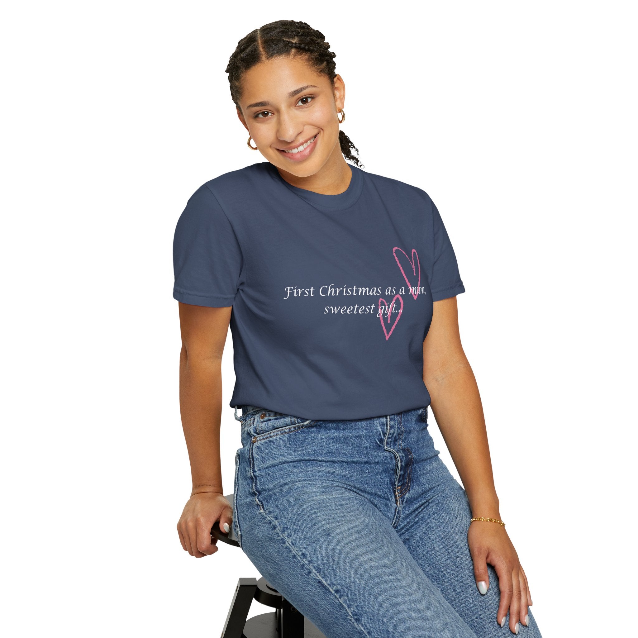 Navy Christmas mum T-shirt with pink heart graphic and text 'sweetest gift'