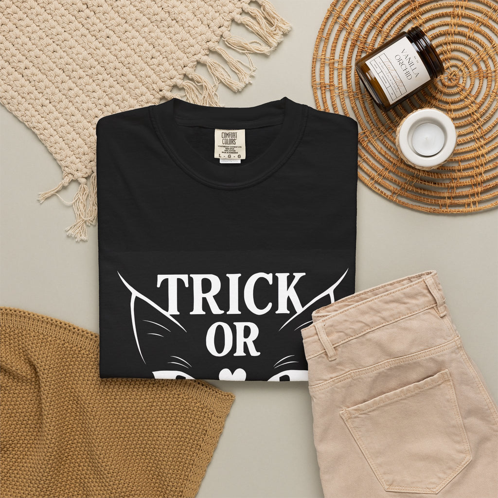 Trick or Claw Halloween Cat T-Shirt